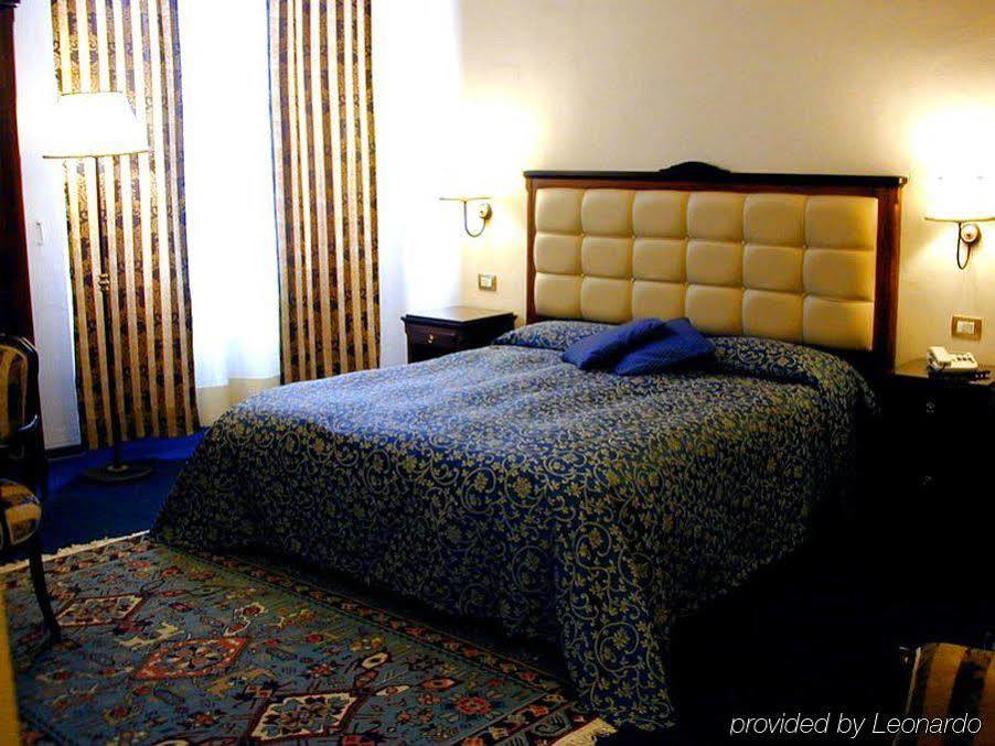 Hhb Hotel