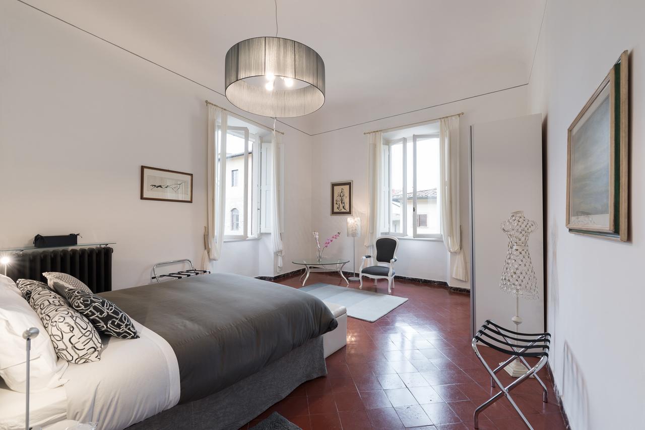 Old Bridge: Historical And Chic