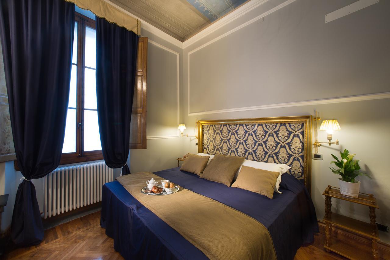 Boutique Torre De' Conti 2*