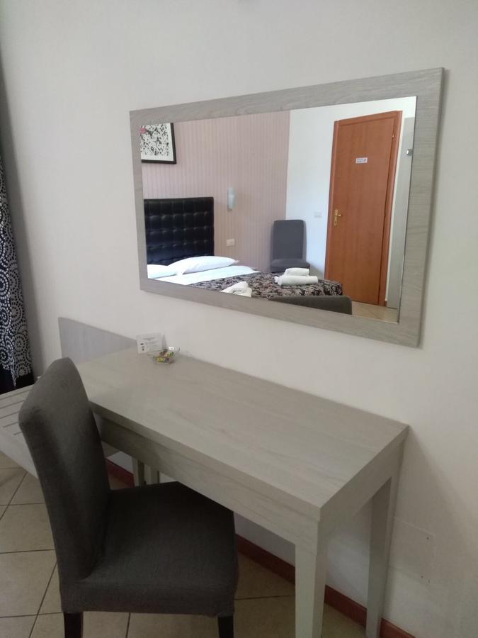 Guest house Adelaide House 2*