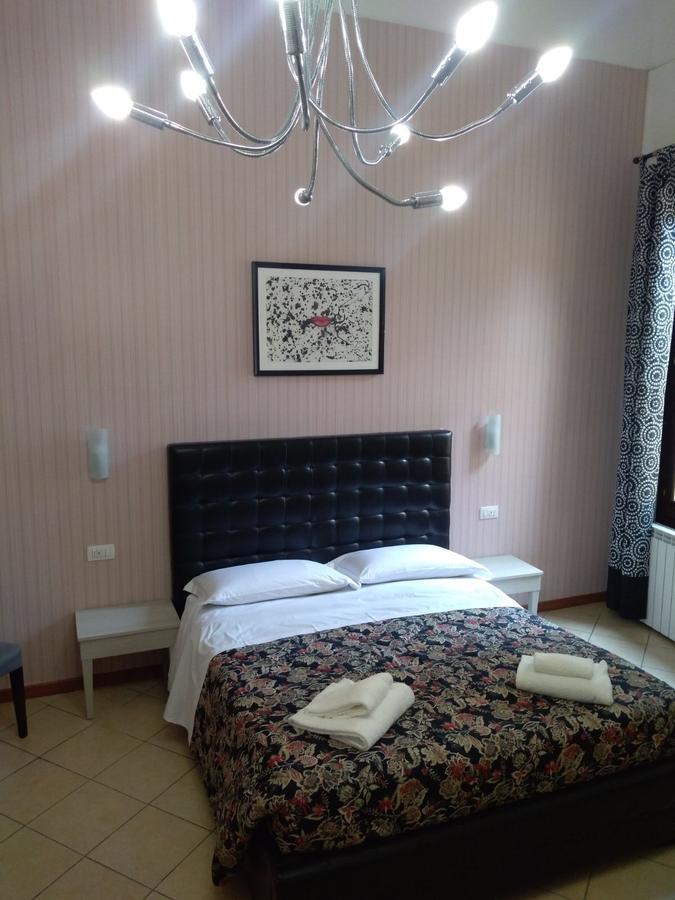Adelaide House 2* Florence