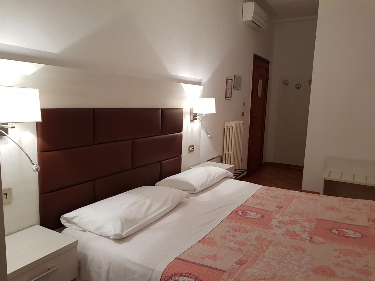 Elite Hotel 2*