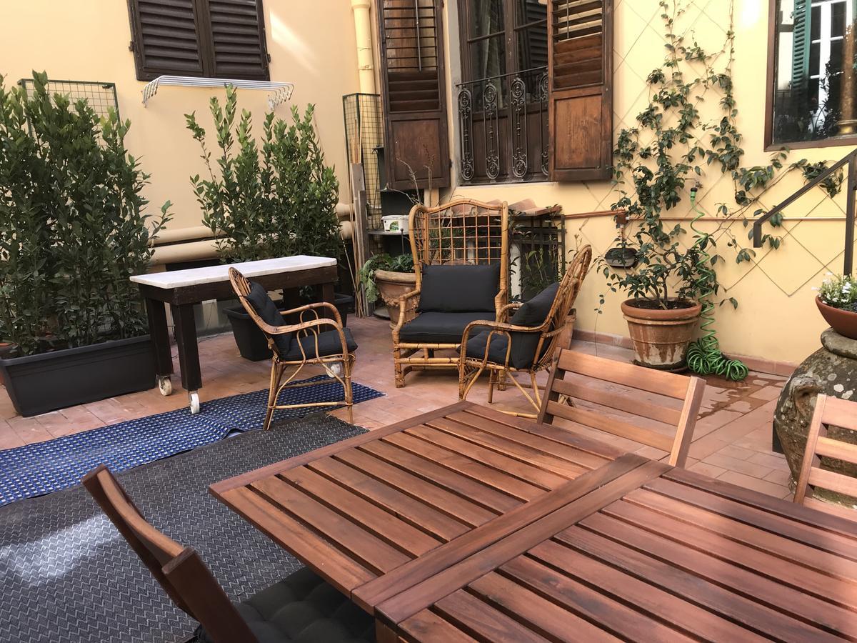 The Terrace In Santa Croce * Florenz