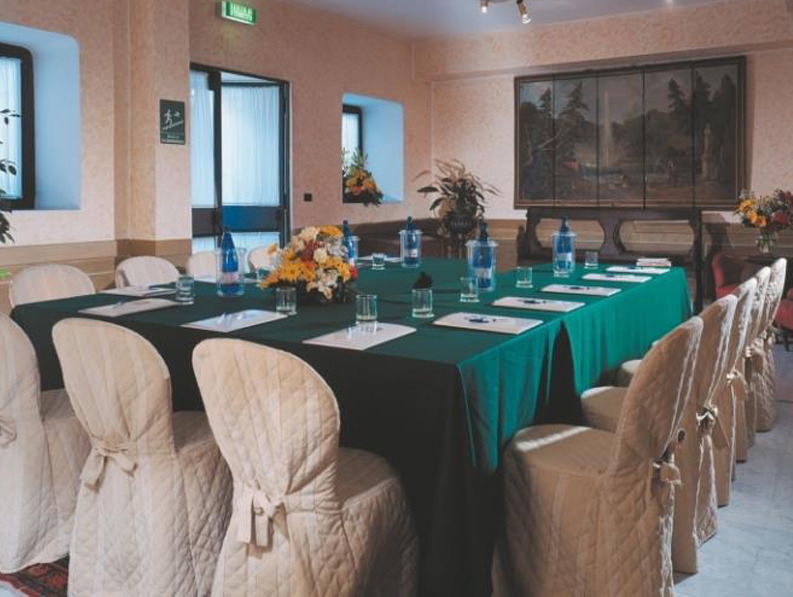 Ih Select Hotel 3*