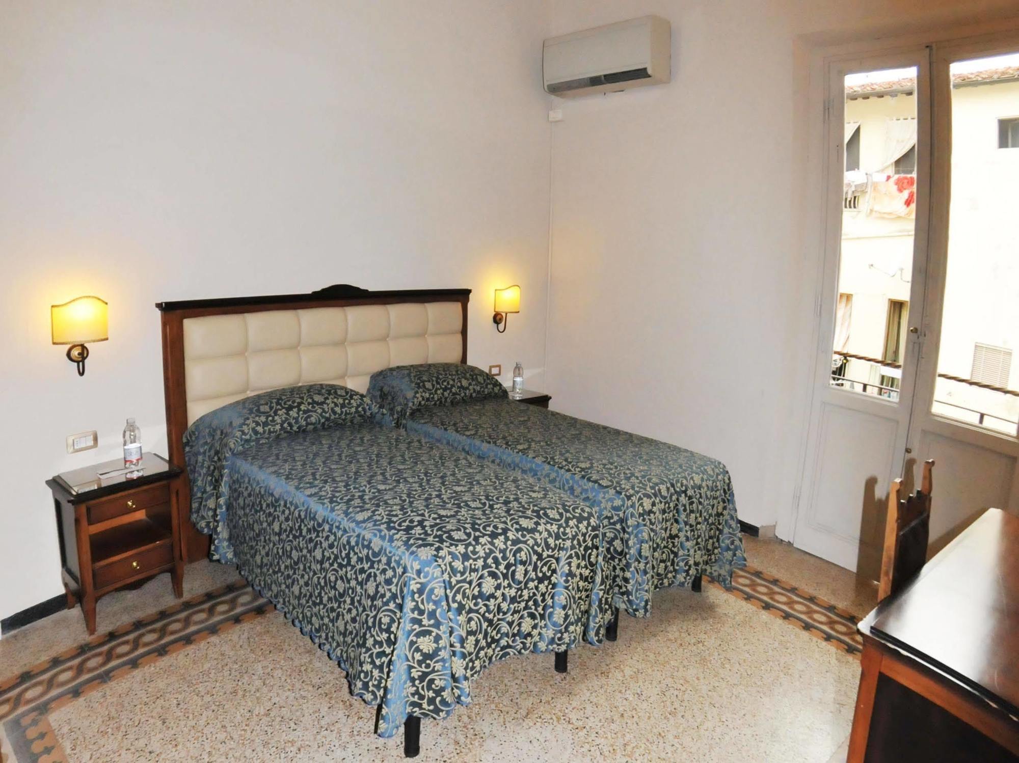 Hhb Hotel