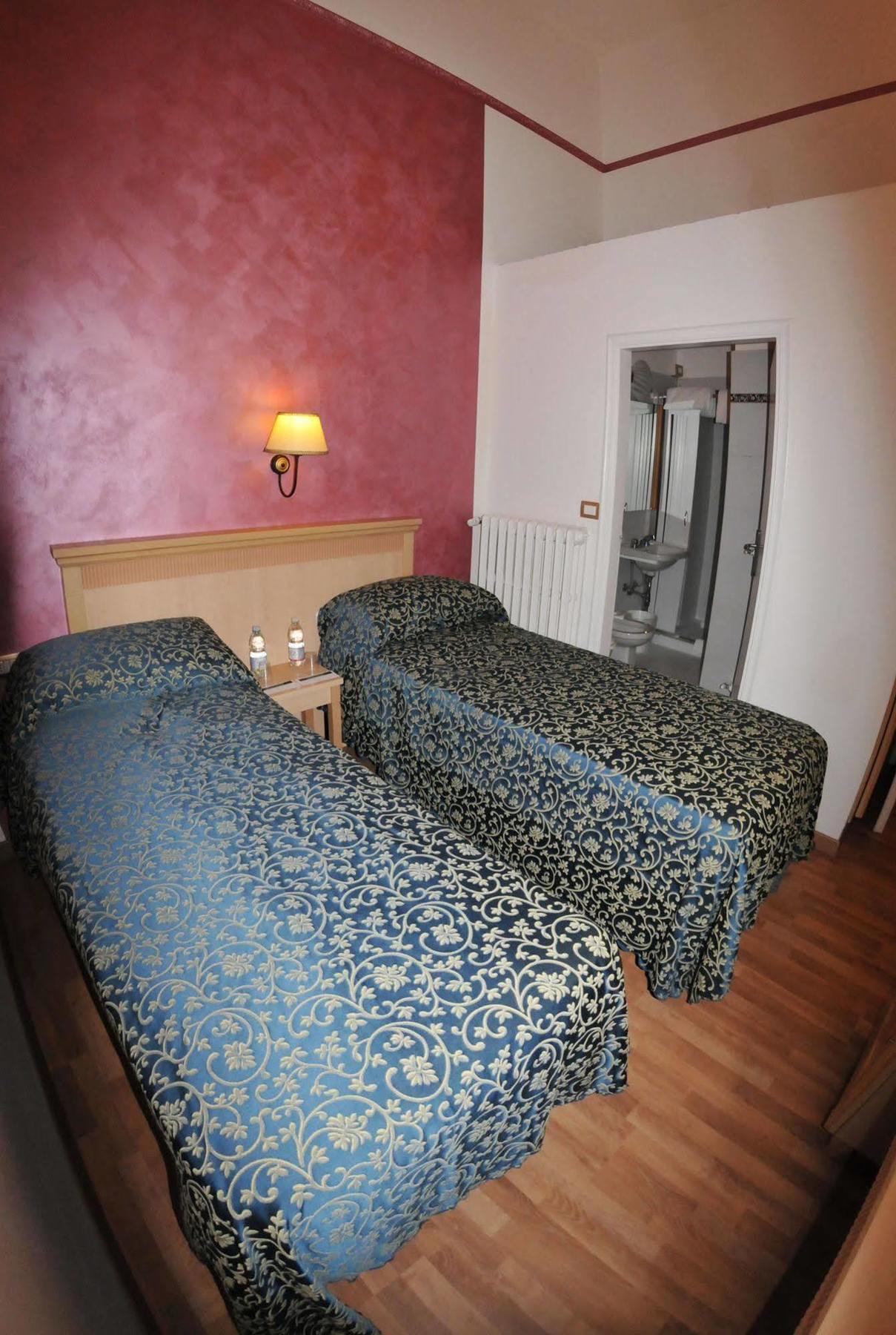 Hotel Hhb