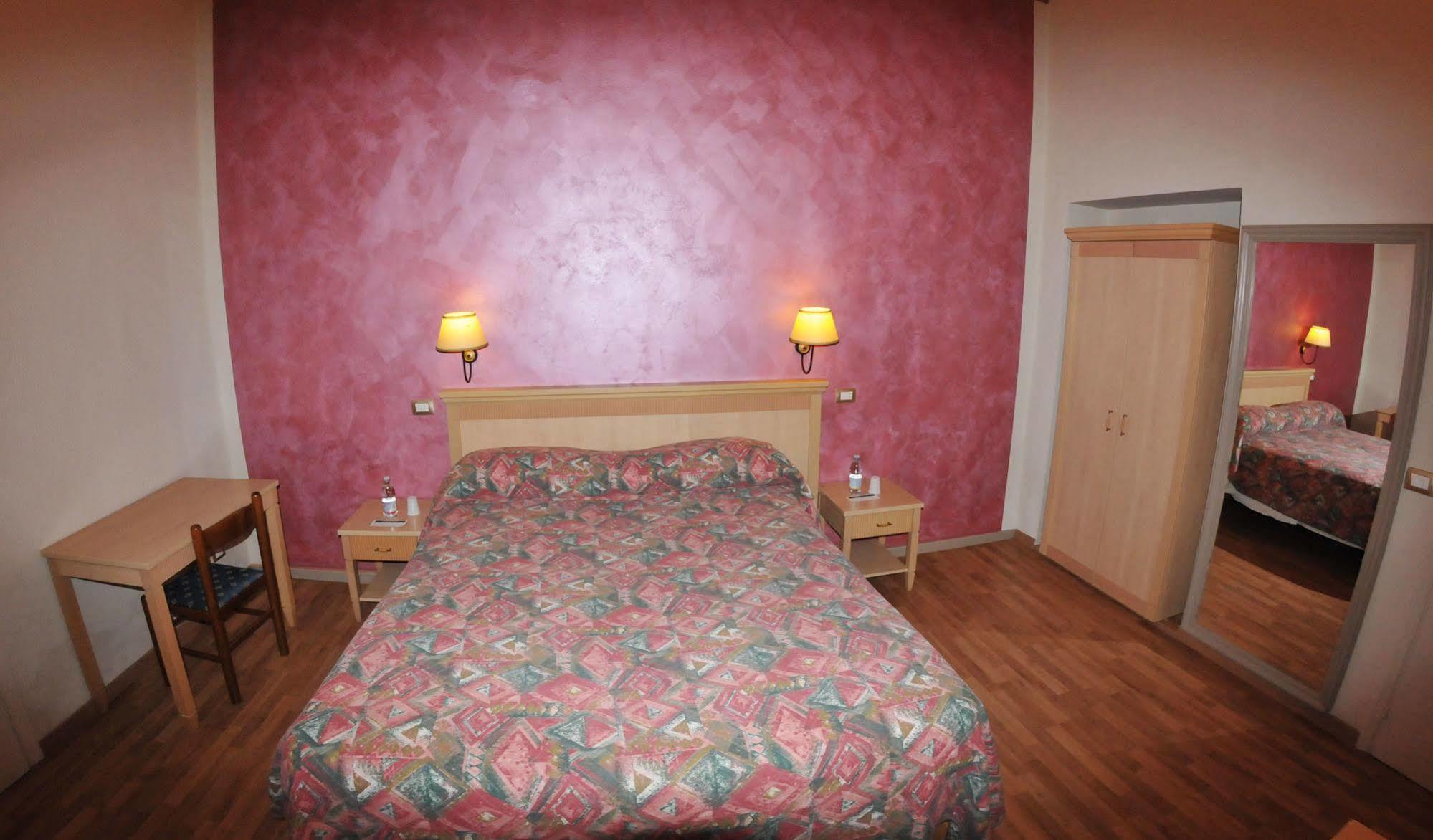 Hotel Hhb