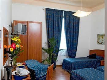 Madrid Bed & Breakfast 2*