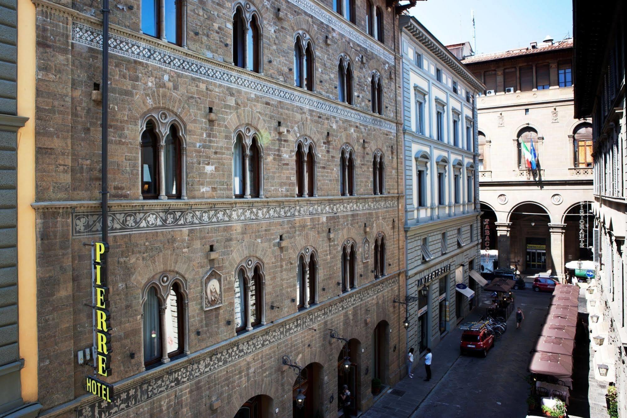 Pierre Hotel 4*