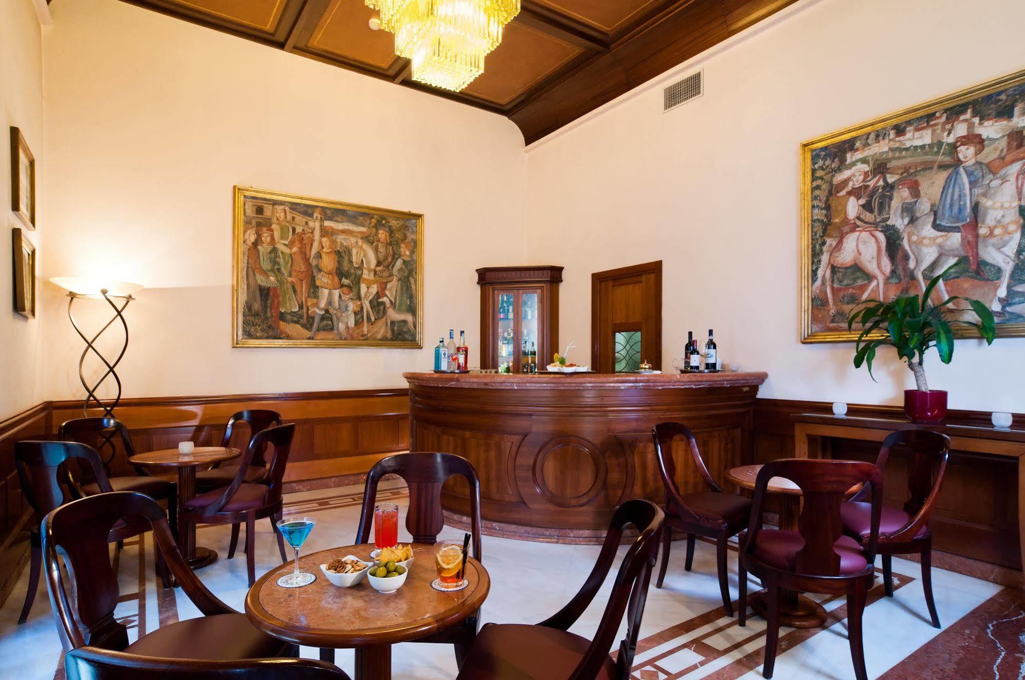 Hotel Pierre 4*