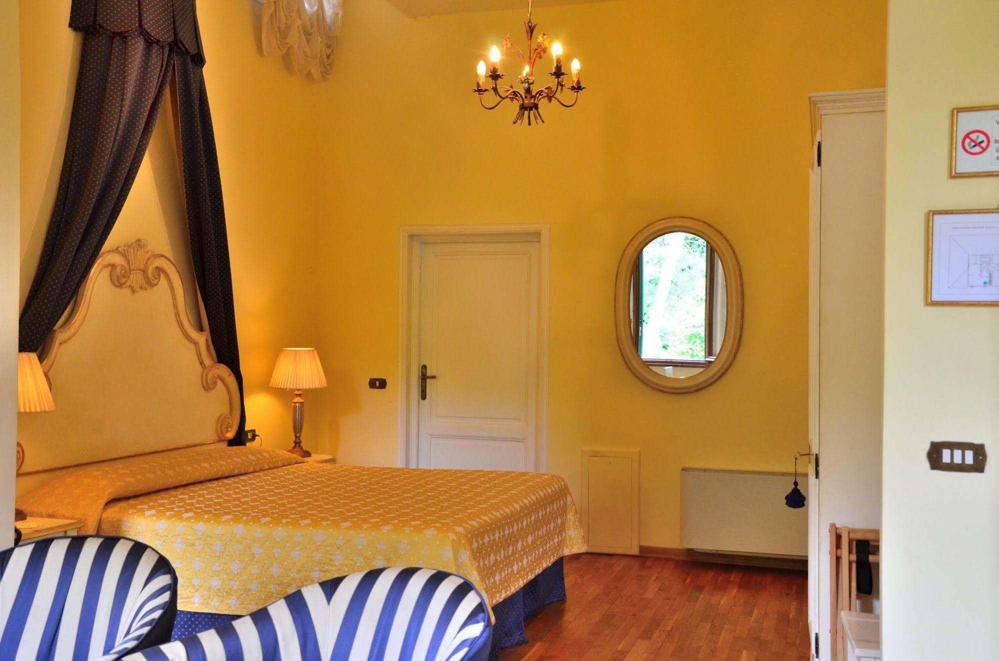 Michelangiolo Aparthotel 3*