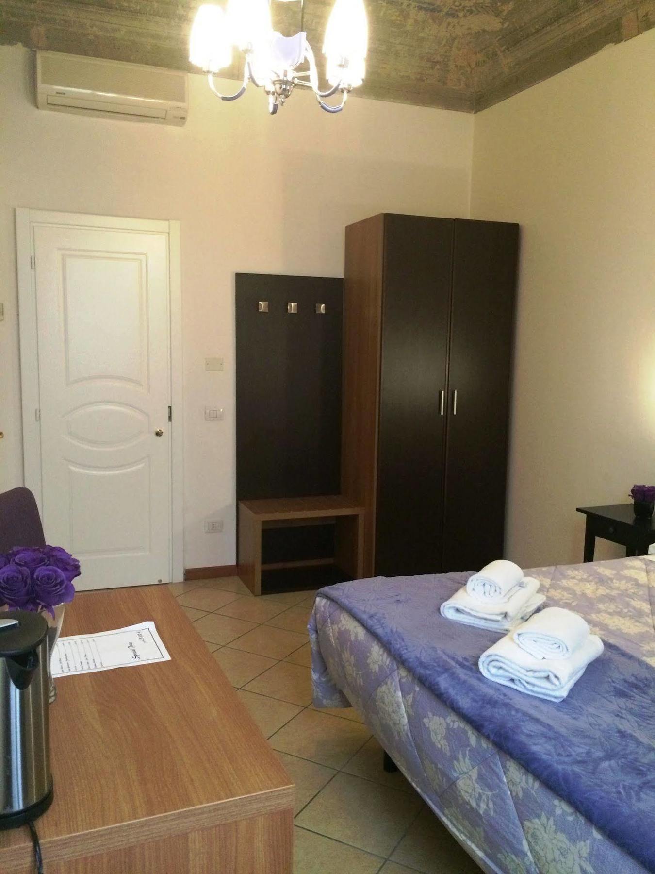 Adelaide House Guest house