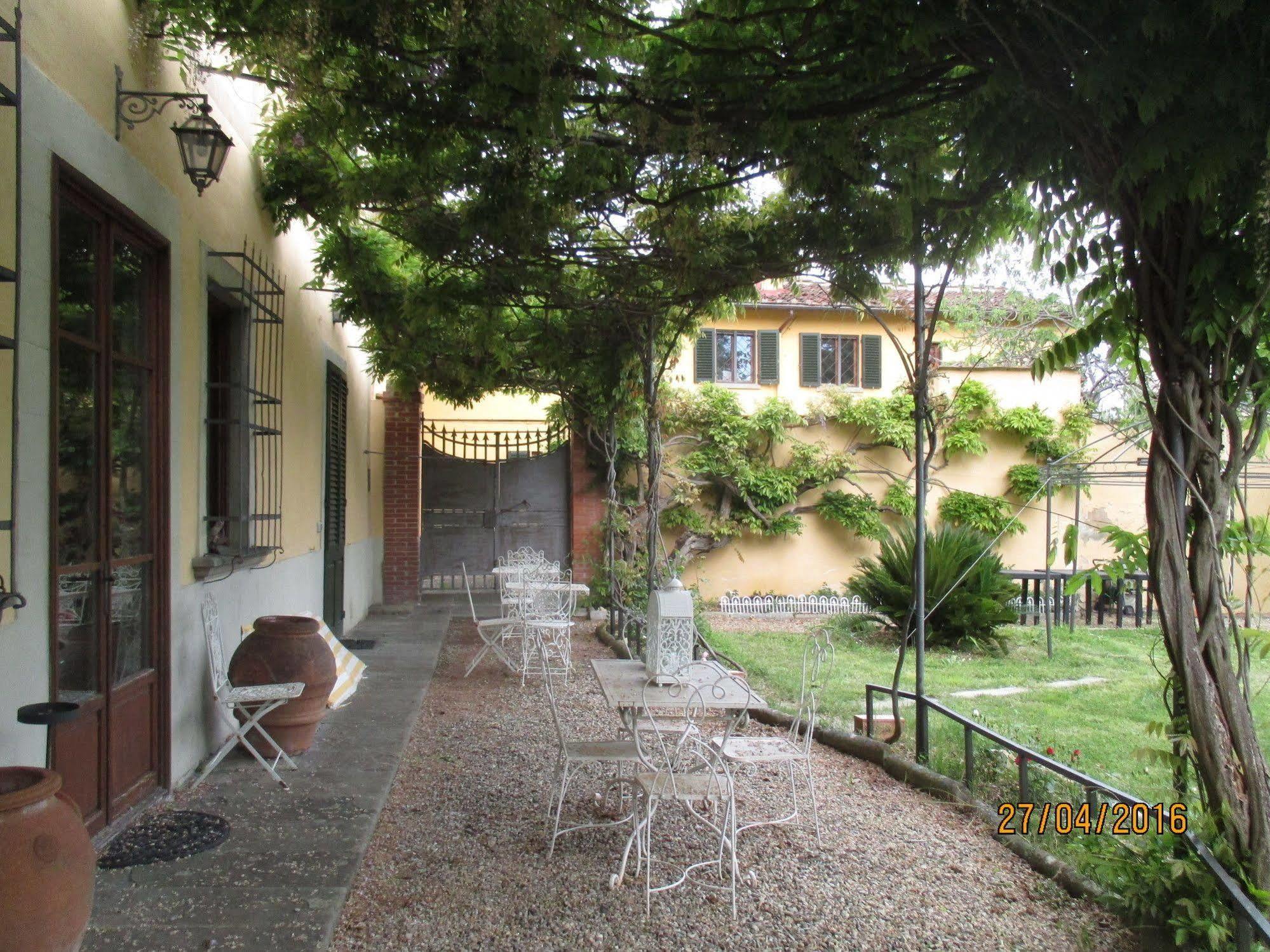 Ape Rosa Relais Florence
