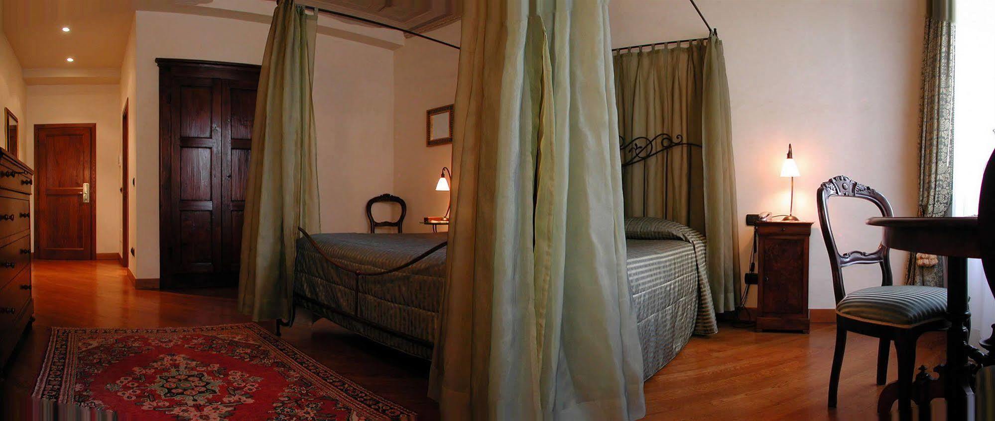 Residenza D'epoca In Piazza Della Signoria 2*