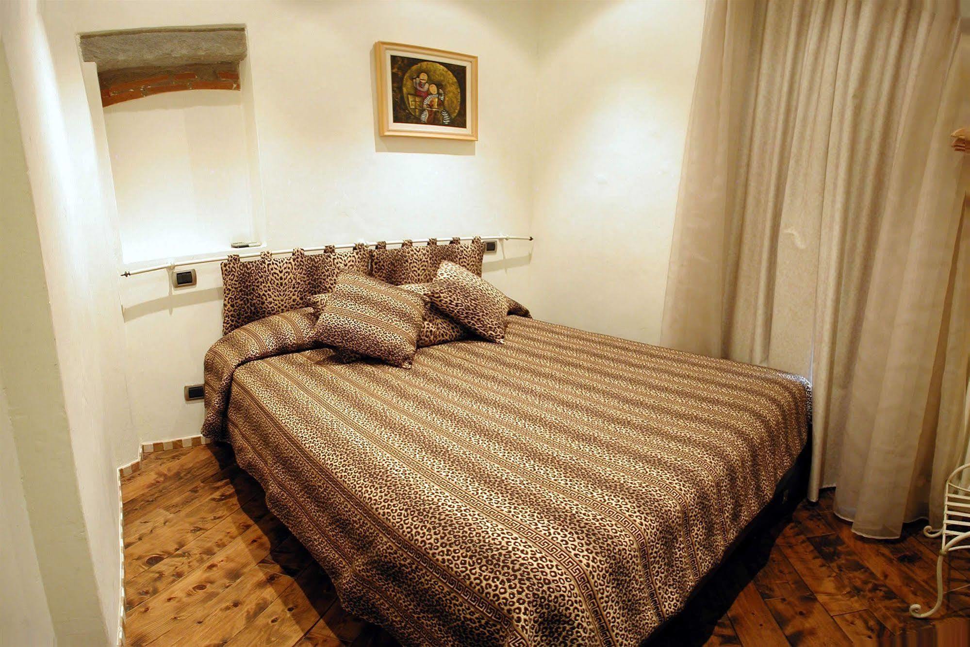 Residenza D'epoca In Piazza Della Signoria Bed & Breakfast 2*