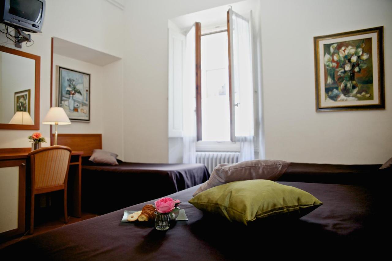 Maxim Axial Hotel 3*