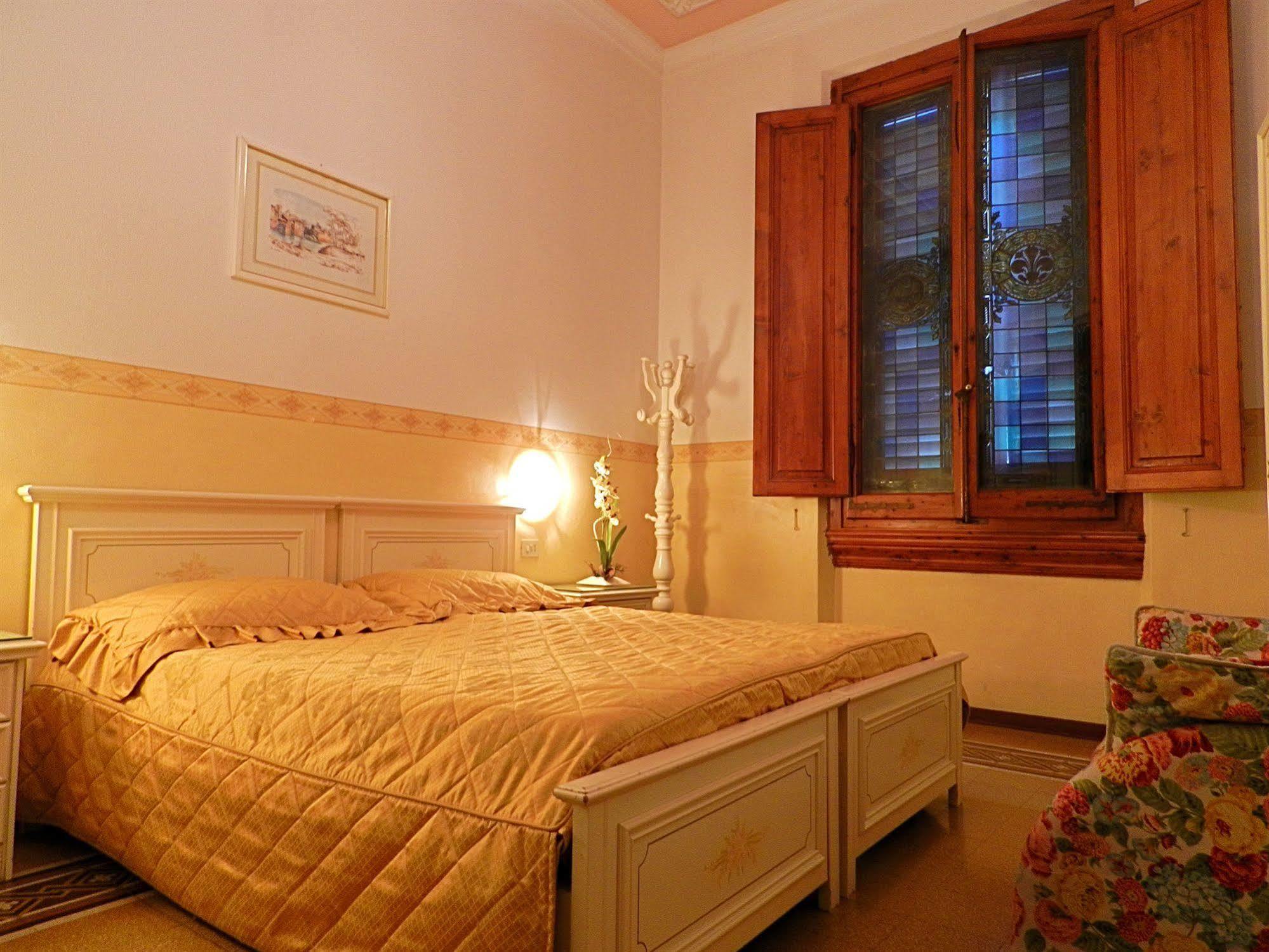 Desiree Hotel 3*