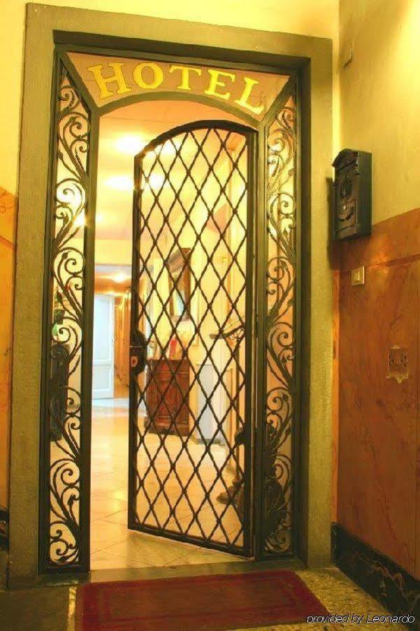 Fedora Hotel 2*