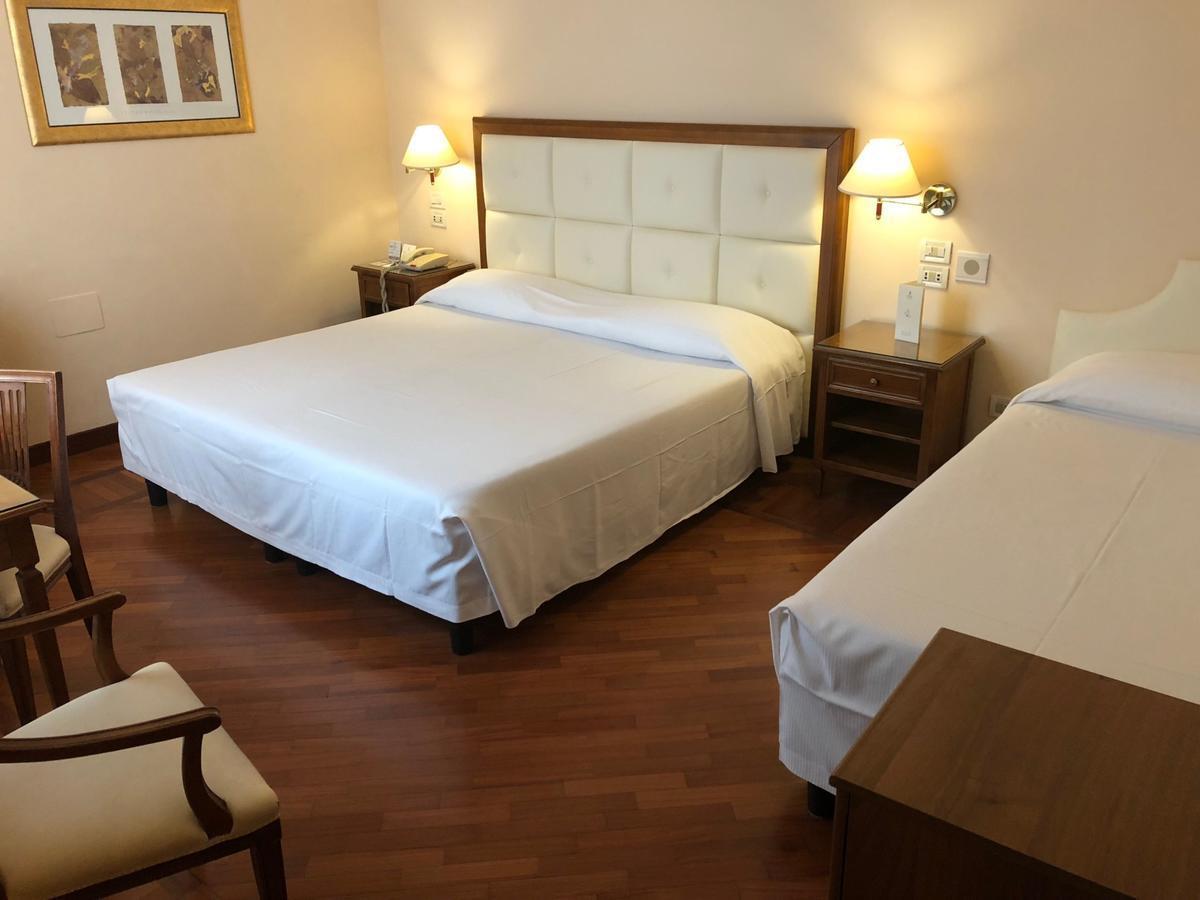 Hotel Pierre 4*