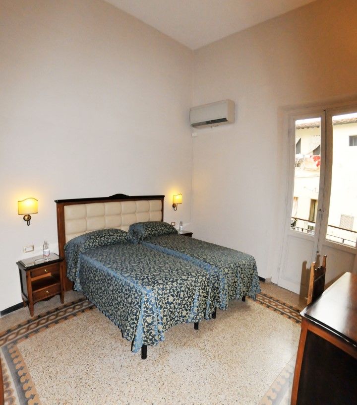 Hhb Hotel