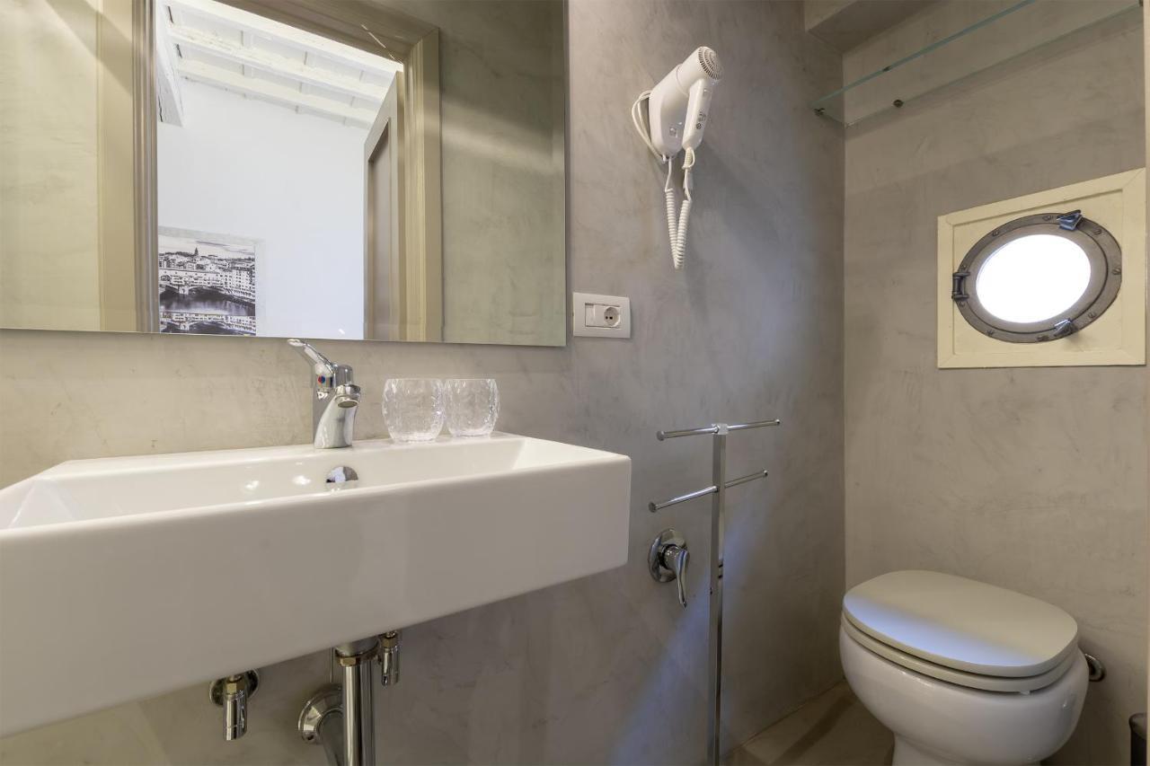 Ponte Vecchio's Nest Apartment *