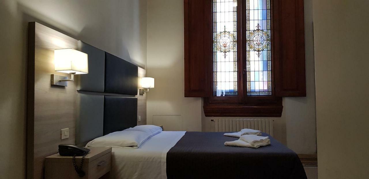 Hotel Desiree 3*