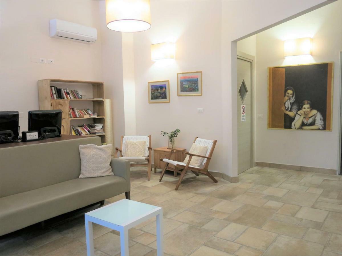Archi Rossi Florence