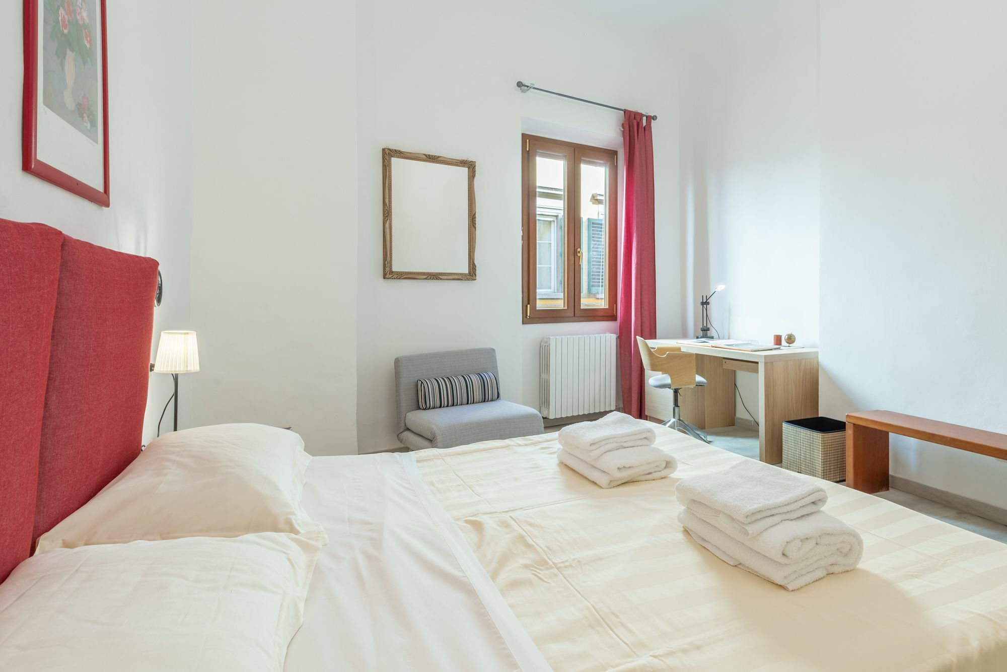 Santo Spirito 2 Bedrooms * Florenz