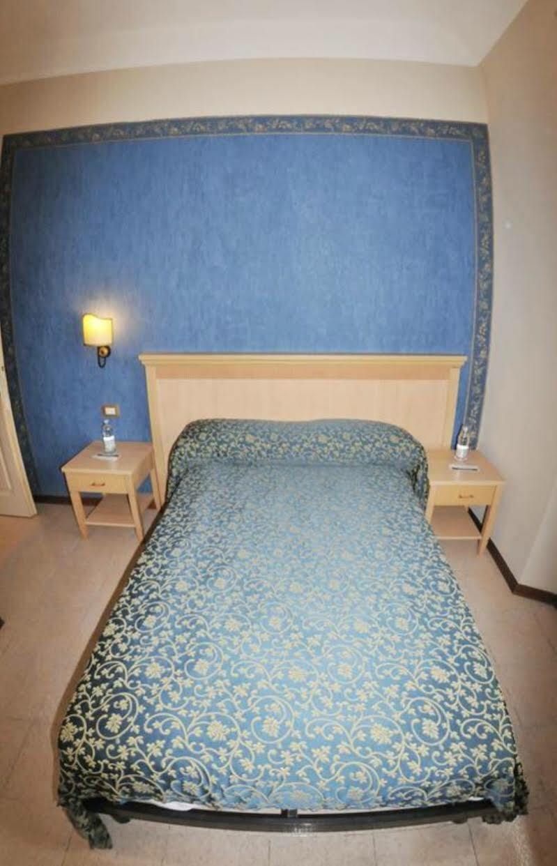 Hhb Hotel 3*