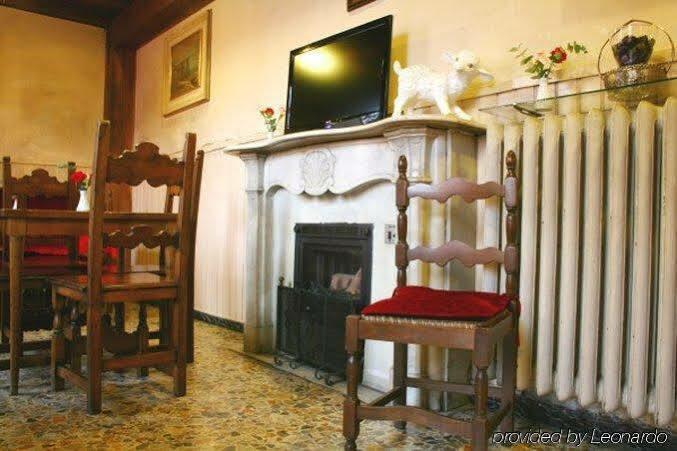 Fedora Hotel