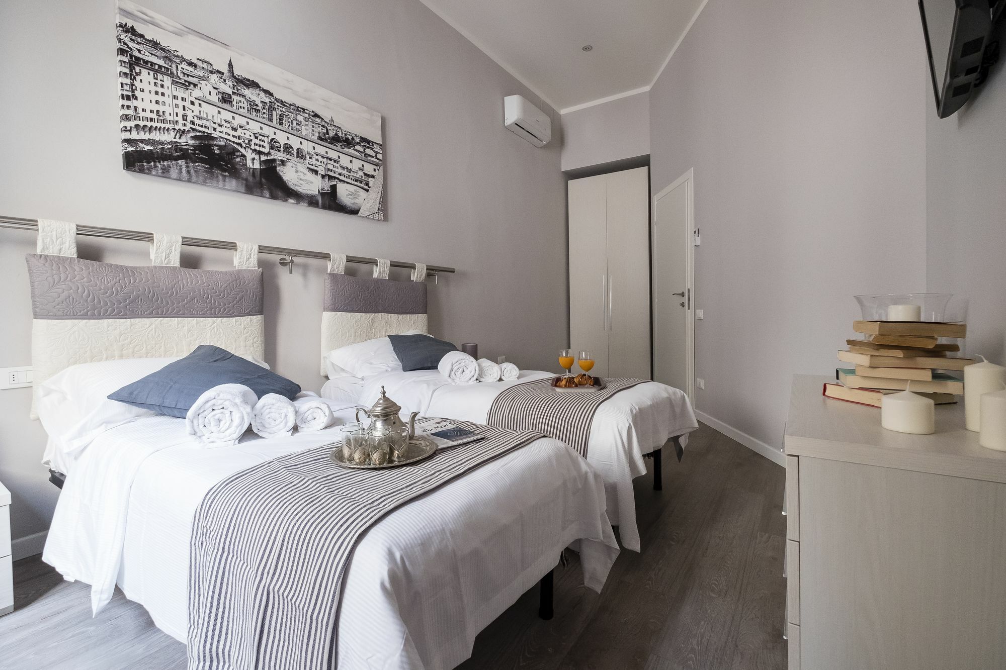 Silver Novella Luxury Apartment Florence