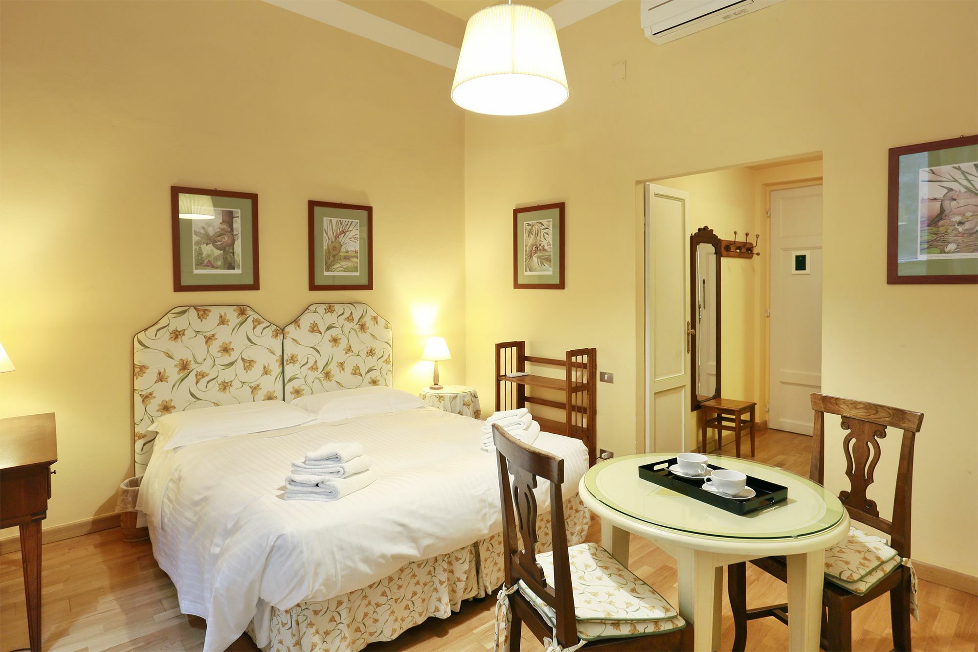 Via Santo Spirito 6 * Florence