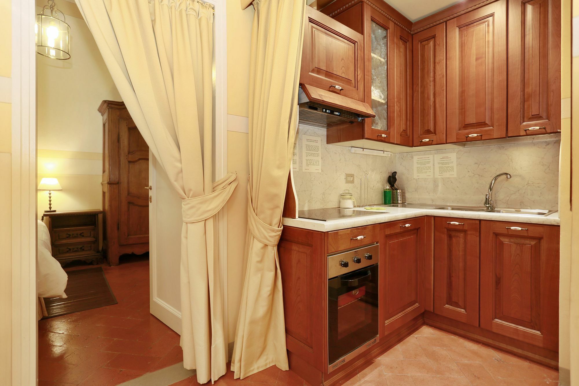 Via Santo Spirito 6 * Florence