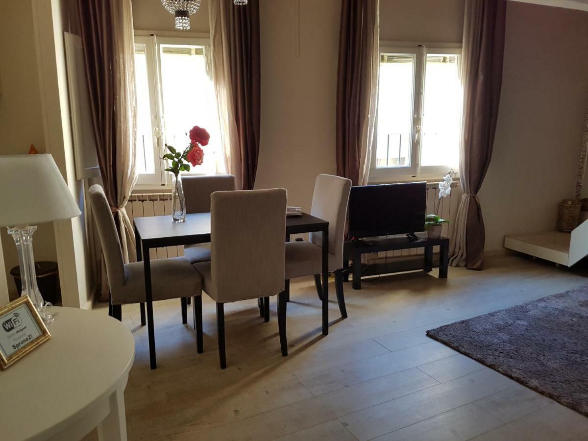 Ponte Vecchio Apartment Florence