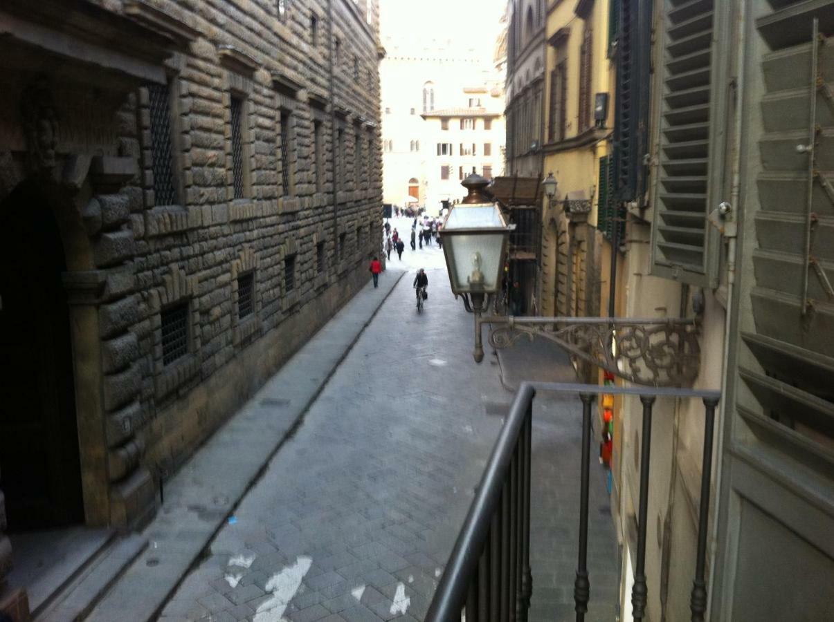 Leoni Apartment