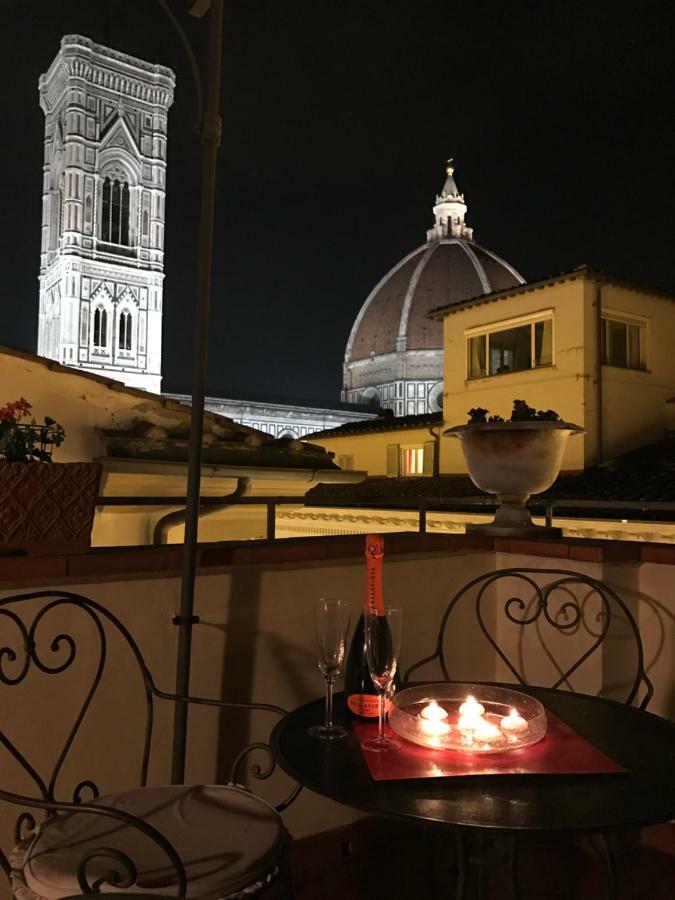 Apartment Romantic Terrace Florence