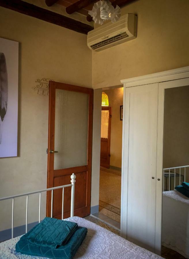 Calzaiuoli Luxury And Characteristic Florence