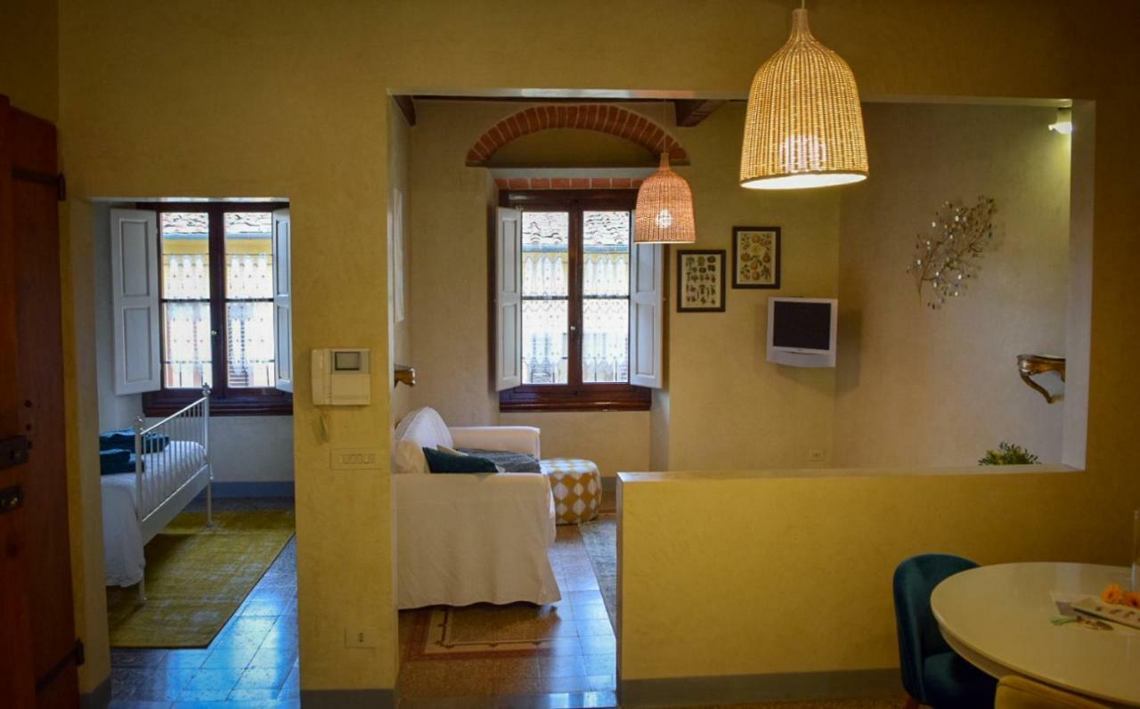 Calzaiuoli Luxury And Characteristic Florence