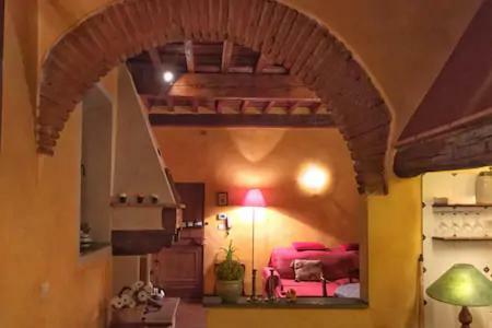 Real Rustic Tuscany Style In Center Apartment