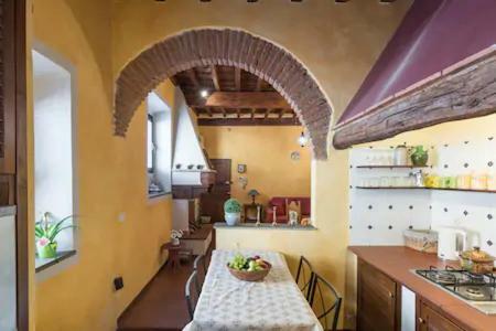 Real Rustic Tuscany Style In Center *