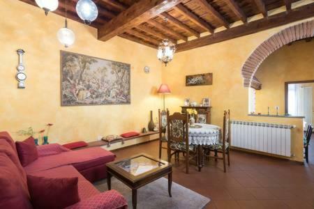 Real Rustic Tuscany Style In Center Apartment