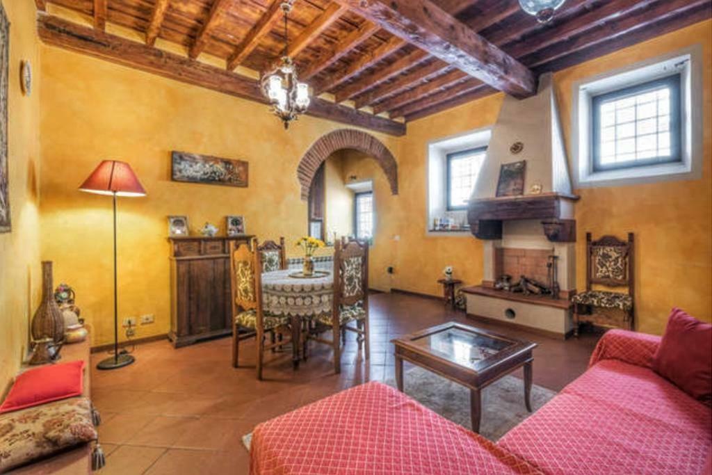 Real Rustic Tuscany Style In Center Apartment