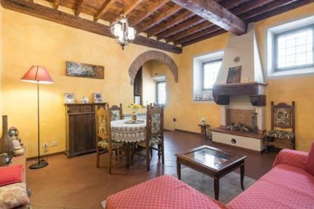 Real Rustic Tuscany Style In Center Apartment *