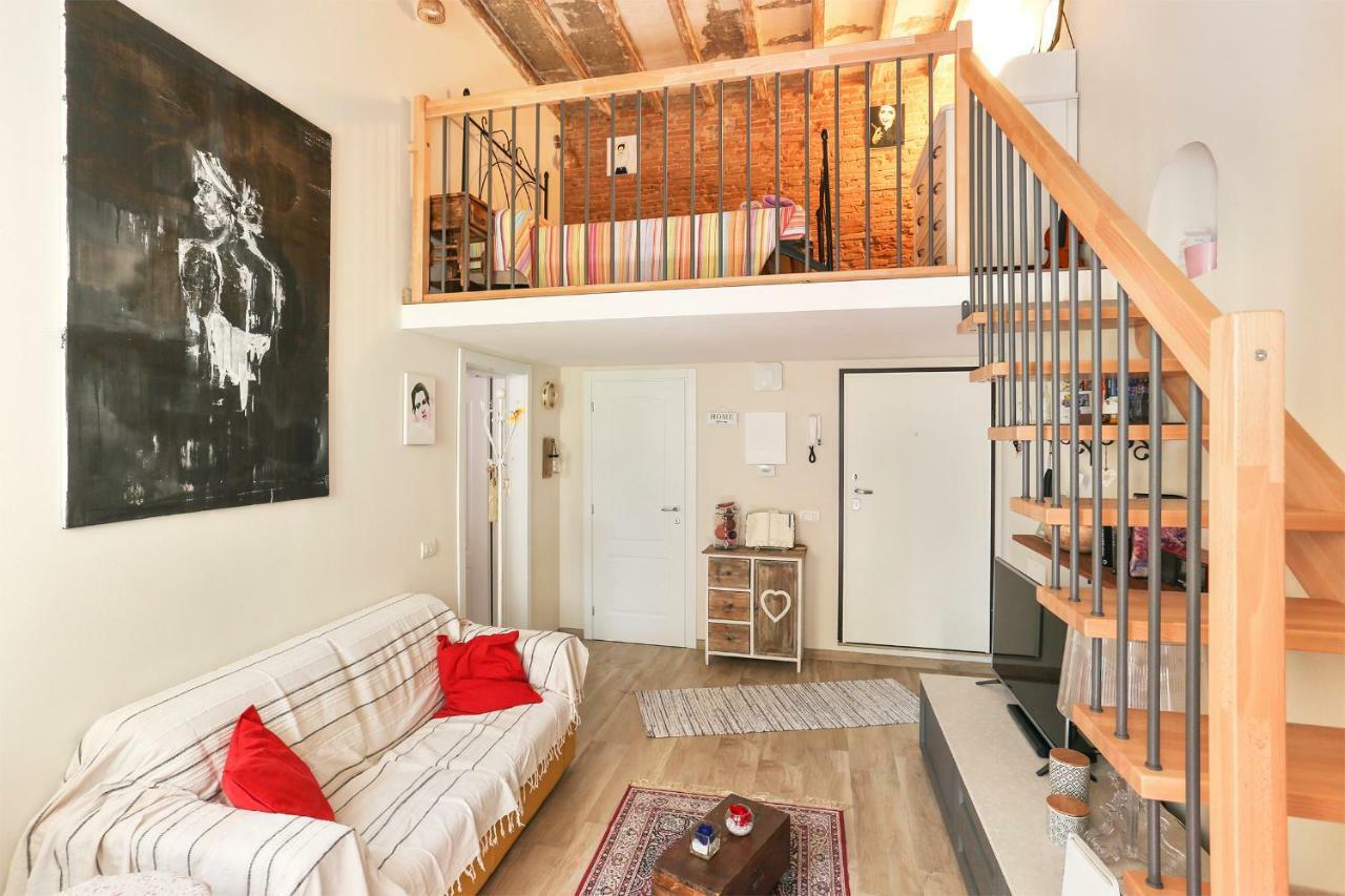 Apartment House 448 Florence