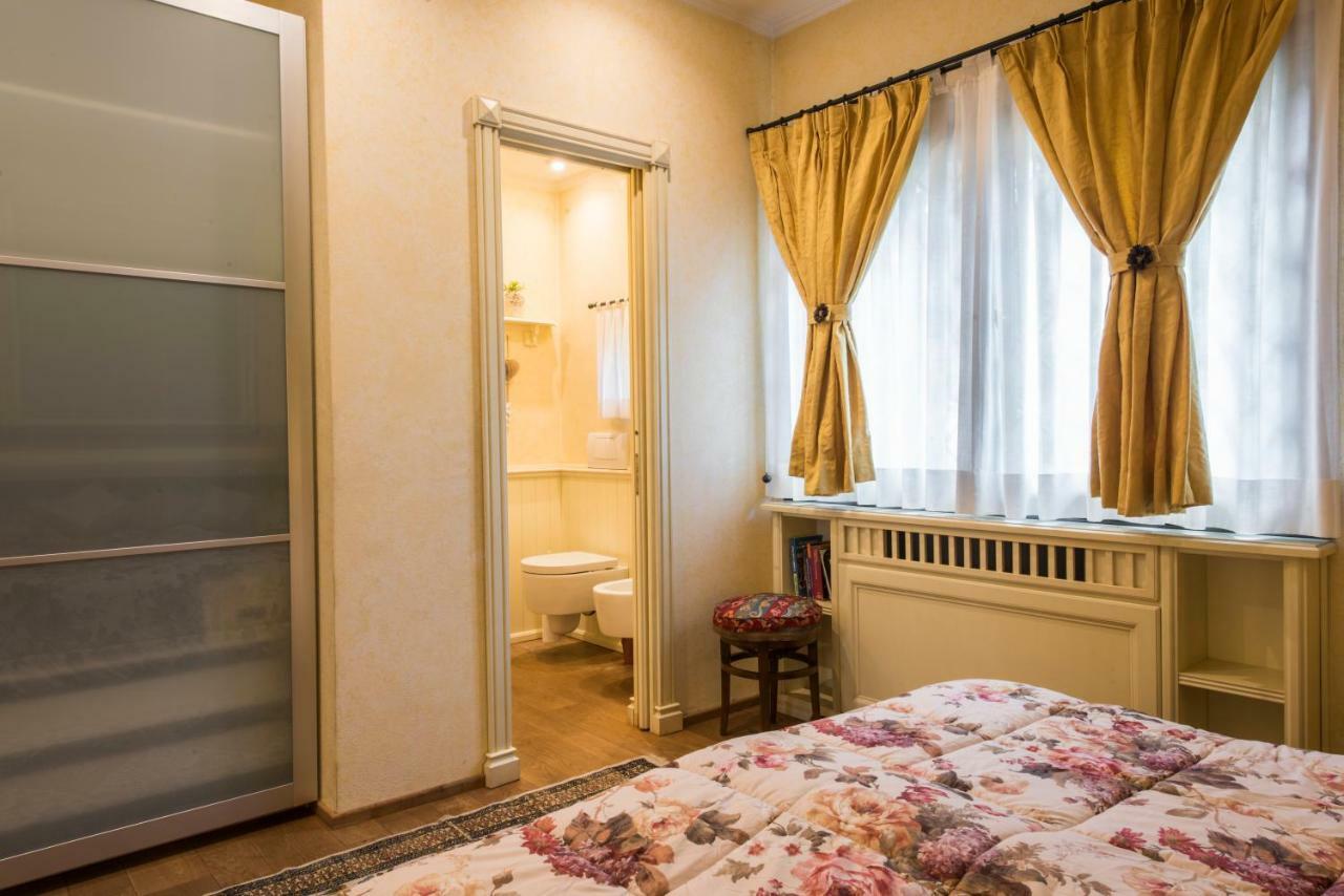 Stylish Florentine In The With Pool Villa