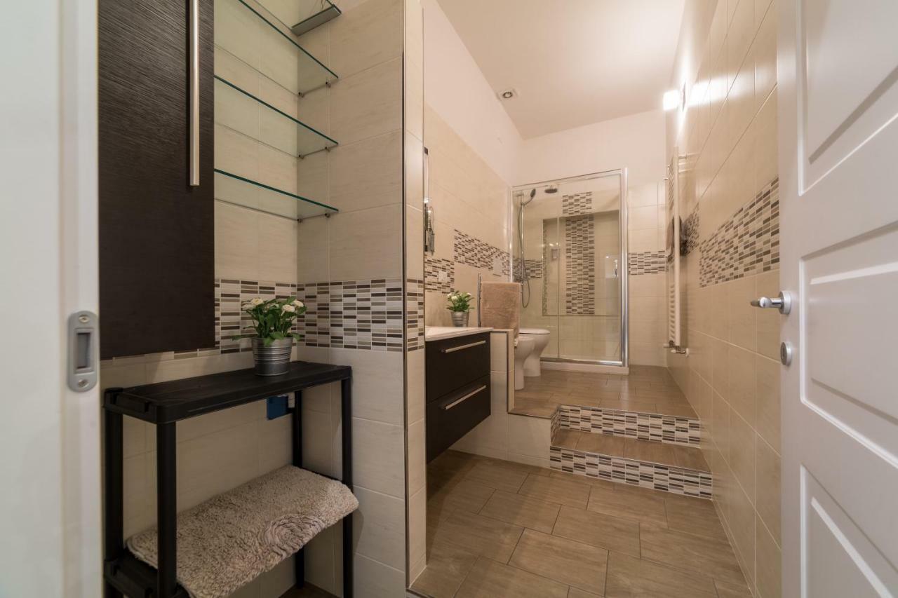 Duallook Apartment