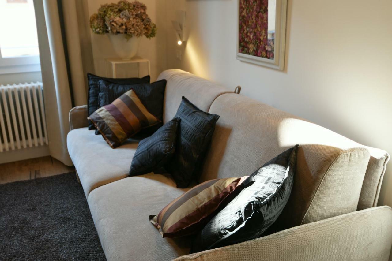 Oltrarno's Sweet Rose - Free Parking! Apartamento