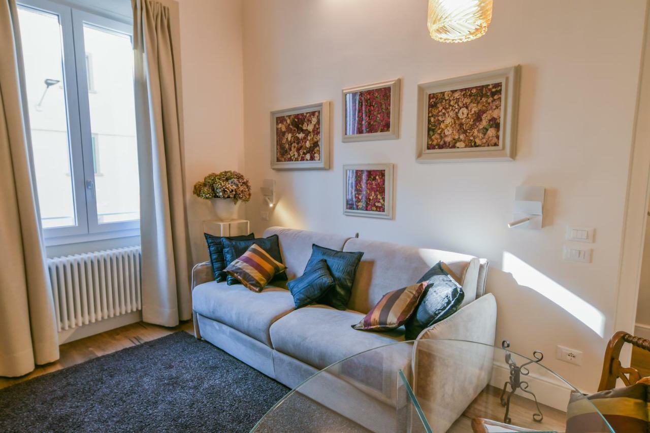 Oltrarno's Sweet Rose - Free Parking! Apartamento