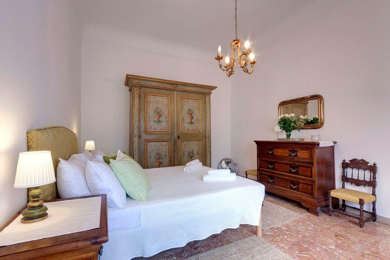 Appartement Historical Spectacular Arno View With Balcony From 12 Th Century. *