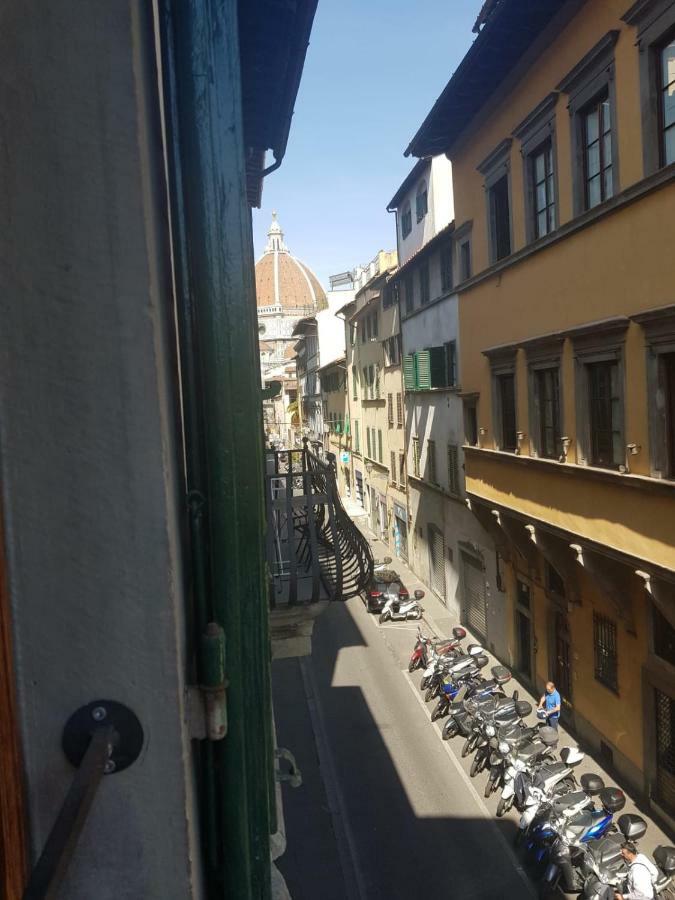 Spacious Apt With Terrace 200 Meters From Duomo Apartment